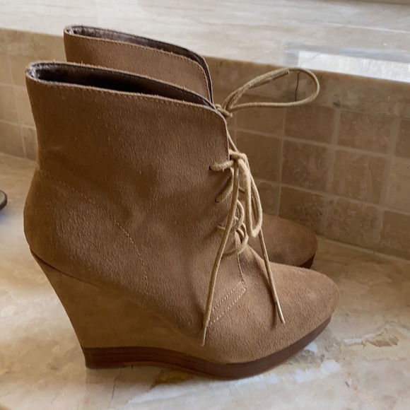 Super sexy suede wedge.Ankle bootie. - Picture 2 of 4